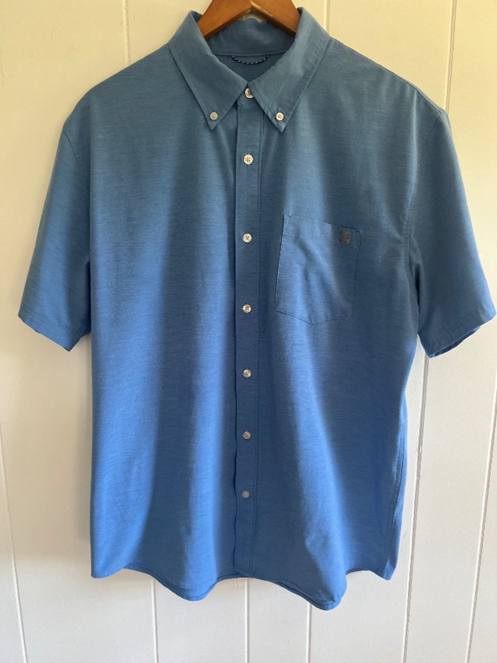 Huk Button Down Short Sleeve Shirt Men’s Size L